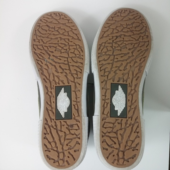 Nike Air Jordan Retro V.1 Cargo Khaki/Yellow Shoes - Picture 8 of 8